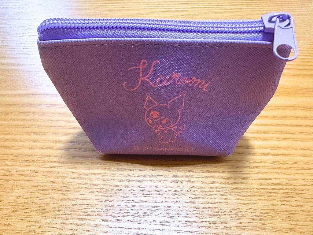 ミニポーチ（舟形）クロミ　フェイス ダイソー 娘が小さな小物やちょっとした化粧品、ヘアピンなどを入れる